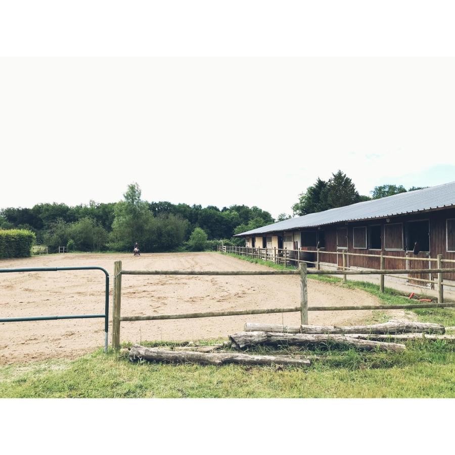 Bed and Breakfast La Ferme De La Maugerie Thoury Zewnętrze zdjęcie
