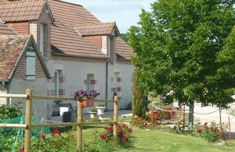 Bed and Breakfast La Ferme De La Maugerie Thoury Zewnętrze zdjęcie